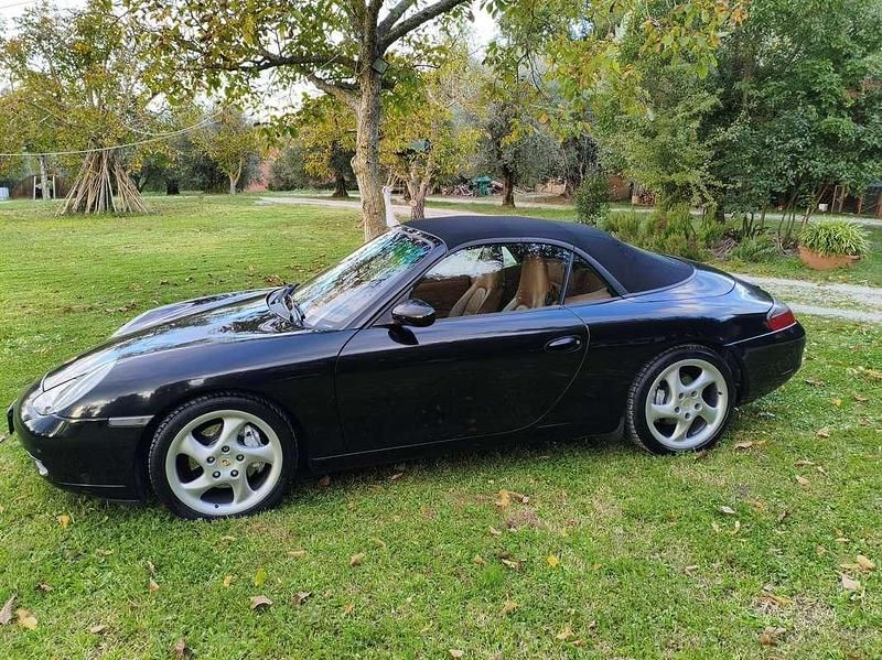 Usata Porsche 911 Carrera 4 Cabriolet 300 CV (220 kW) 2000 Nero Cabrio