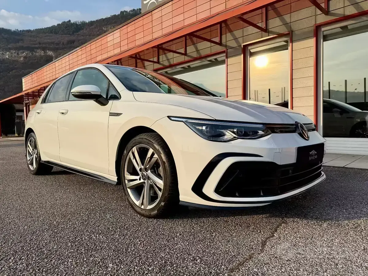 Occasion VW Golf VIII R-line 245 ch (180 kW) 2022 Blanc Berline
