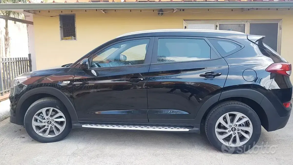 Usata Hyundai Tucson 116 CV (85 kW) 2017 Nero SUV