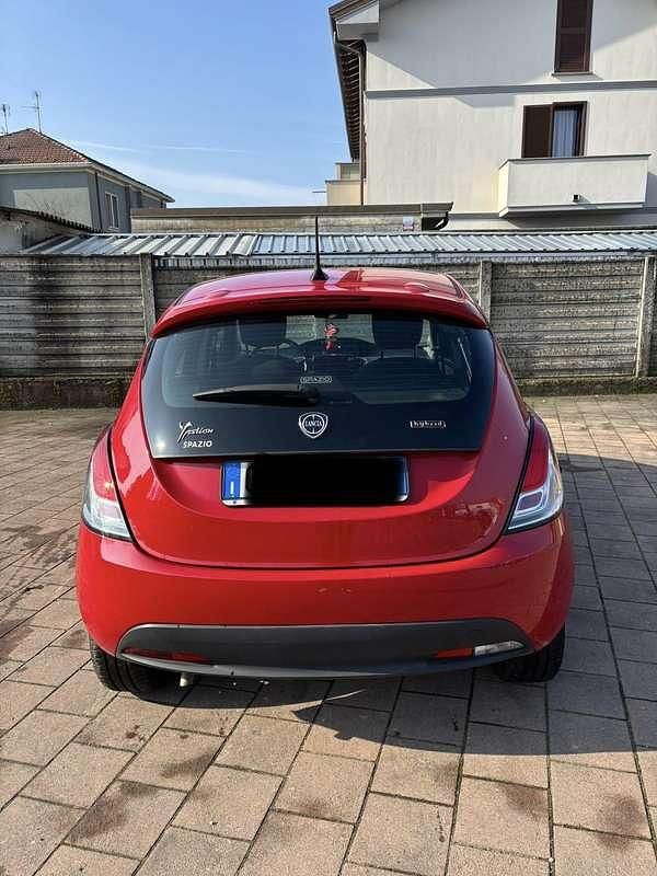 Usata Lancia Ypsilon Silver 69 CV (50 kW) 2021 Utilitaria