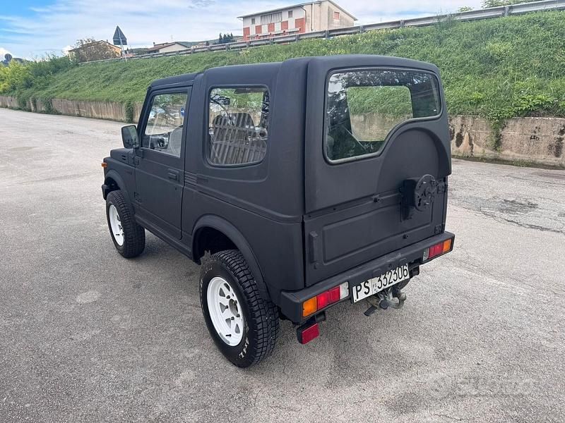 Usata Suzuki Samurai 64 CV (47 kW) 1987 Nero SUV