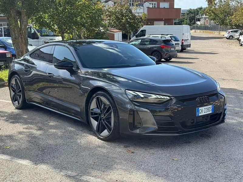 Usata Audi e-tron GT quattro Ambiente 430 kW (585 CV) 2021 Grigio daytona metallizzato Berlina