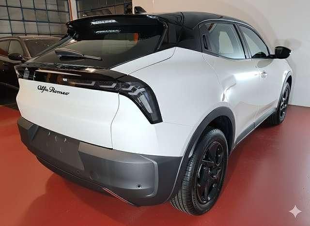 Nuova Alfa Romeo GT Junior 145 CV (106 kW) 2025 Bianco con tetto nero Berlina