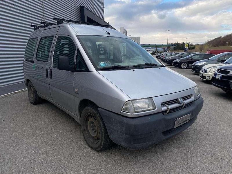Usata Fiat Scudo 94 CV (69 kW) 2001 Argento Furgone