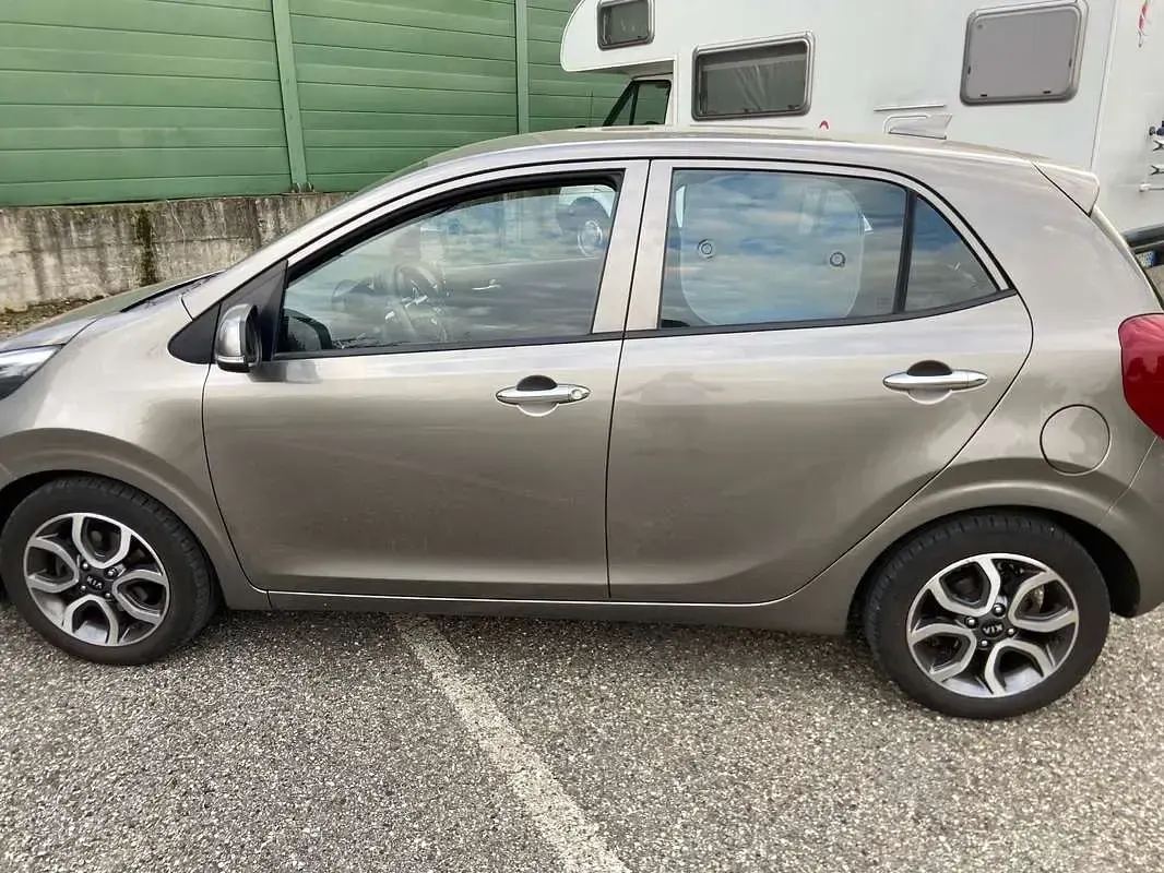 Usata Kia Picanto 67 CV (49 kW) 2018 Argento Utilitaria