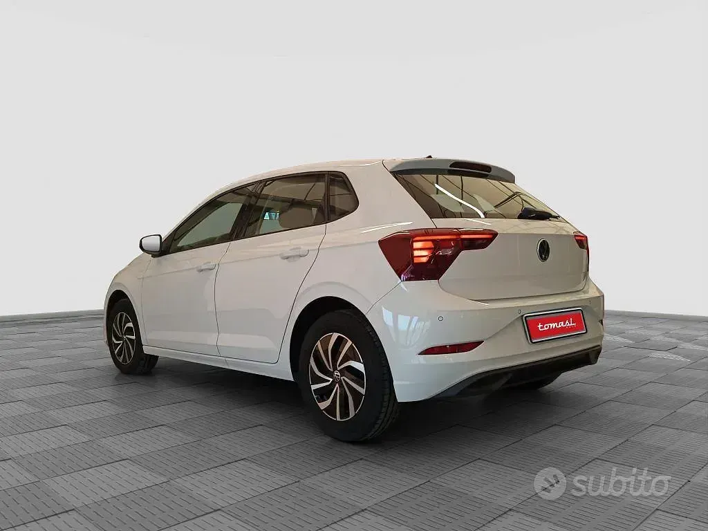 Usata VW Polo Life 80 CV (58 kW) 2023 Pure white Utilitaria