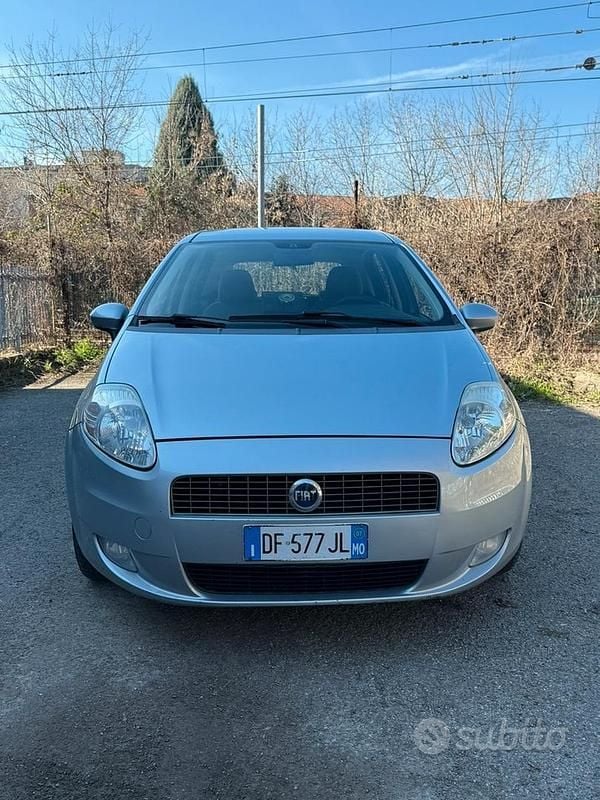 Usata Fiat Grande Punto 69 CV (50 kW) 2007 Grigio Utilitaria