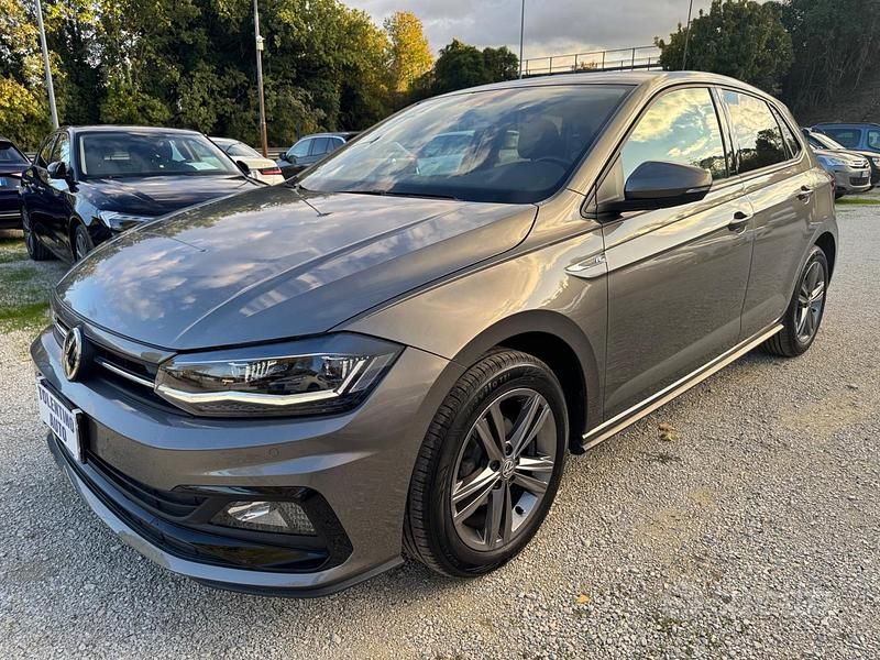 Grigio Usata 2020 VW Polo Sport Tre volumi | 16.000 € (Molto cara) - Immagine 1/4