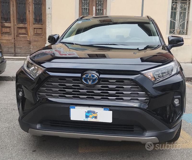Usata Toyota RAV4 Hybrid 222 CV (163 kW) 2022 Nero SUV