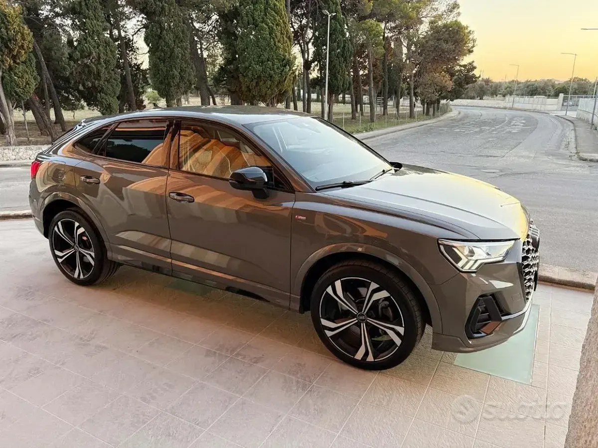 Usata Audi Q3 Sportback S-line plus 200 CV (147 kW) 2023 Grigio SUV