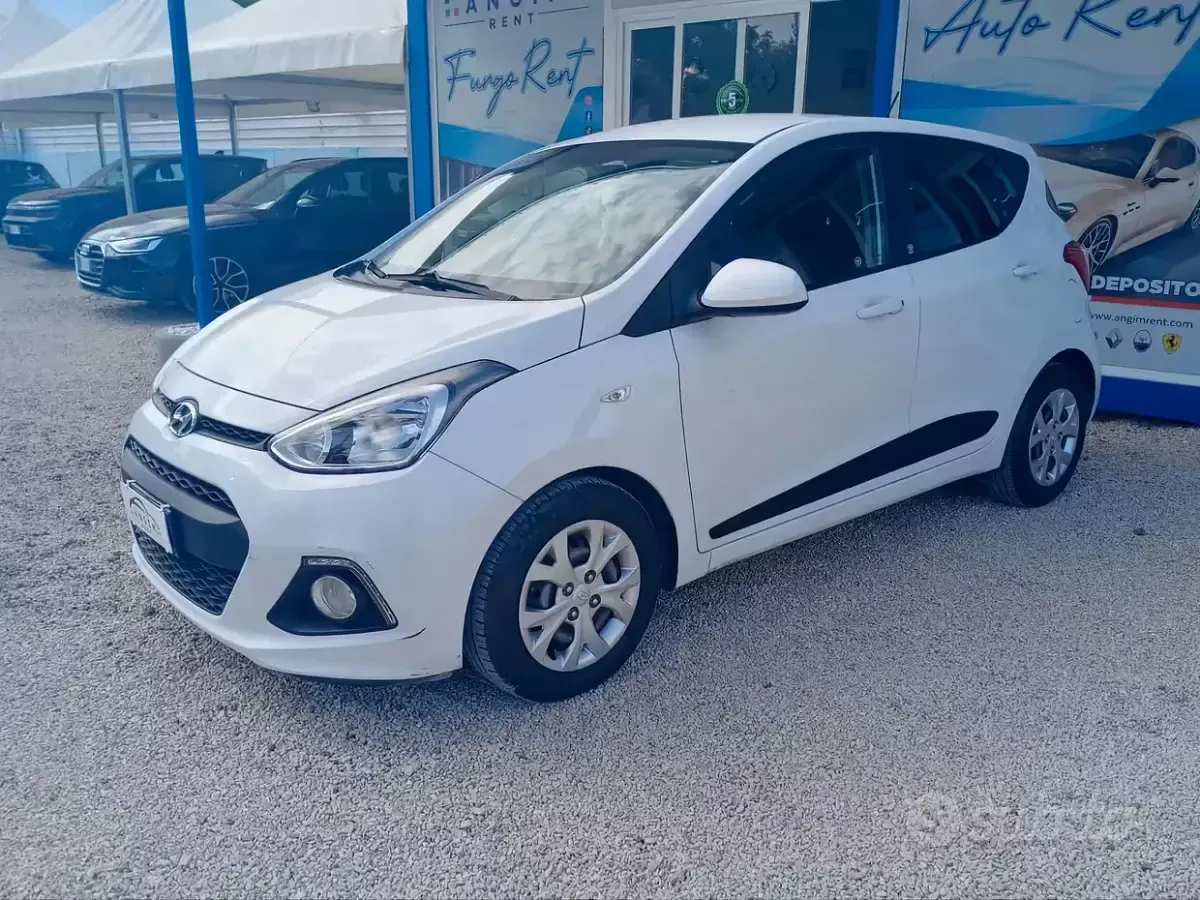 Gebraucht Hyundai i10 67 PS (49 kW) 2016 Weiß Kleinwagen