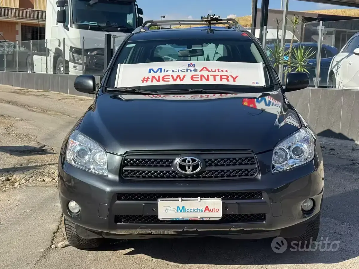 Usata Toyota RAV4 Sol 136 CV (100 kW) 2007 Grigio SUV