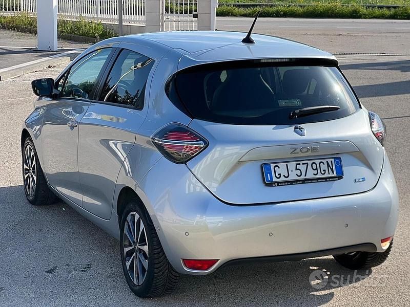 Usata Renault Zoe Intens 100 kW (136 CV) 2022 Grigio Utilitaria