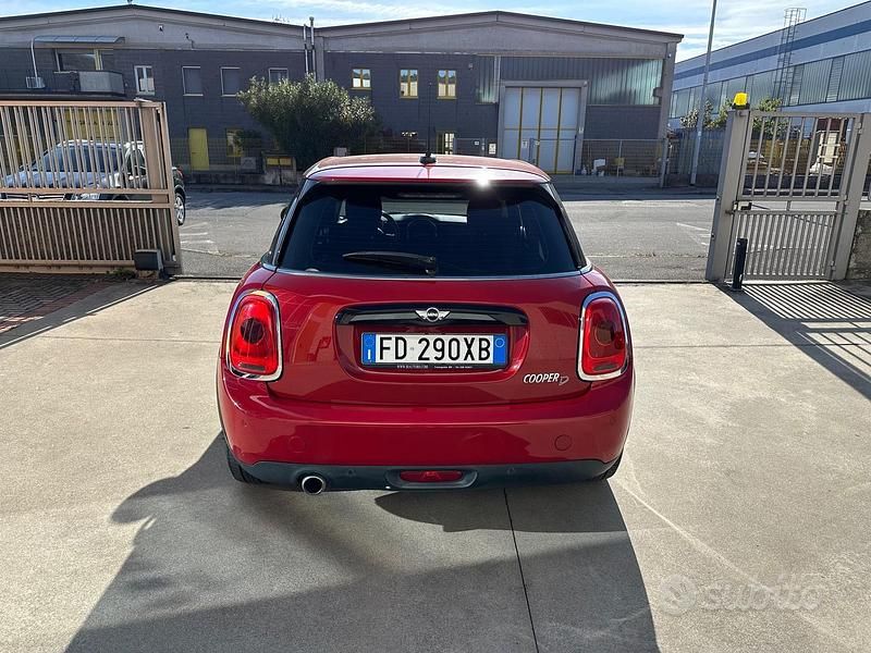 Usata Mini Cooper D 115 CV (84 kW) 2016 Rosso Utilitaria