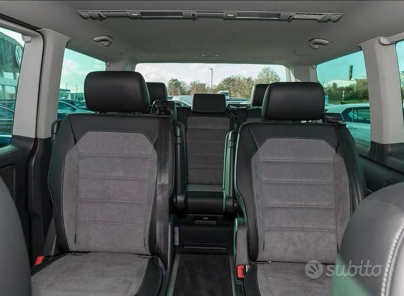 Usata VW Multivan 199 CV (146 kW) 2024 Verde Furgone