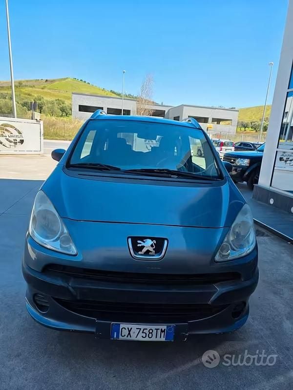 Usata Peugeot 1007 70 CV (51 kW) 2005 Monovolume