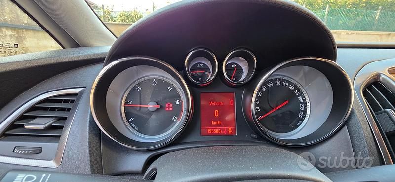 Usata Opel Astra Cosmo 125 CV (91 kW) 2012 Grigio Station wagon