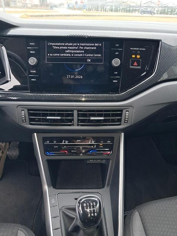 Usata VW Taigo Life 116 CV (85 kW) 2024 Argento SUV