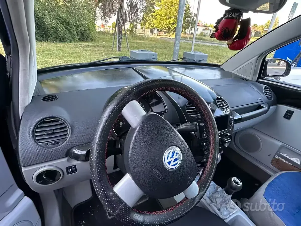 Usata VW New Beetle 90 CV (66 kW) 2004 Nero Utilitaria