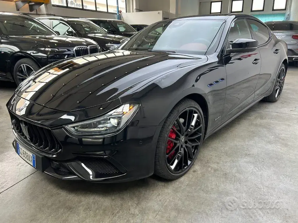 Begagnad Maserati GranSport 330 HK (242 kW) 2021 Svart Sedan