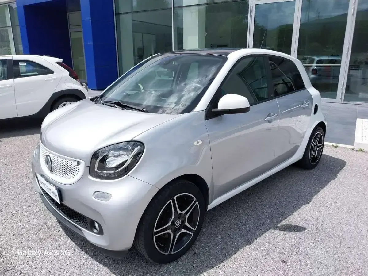Usata Smart ForFour Passion 69 CV (50 kW) 2018 Argento Utilitaria