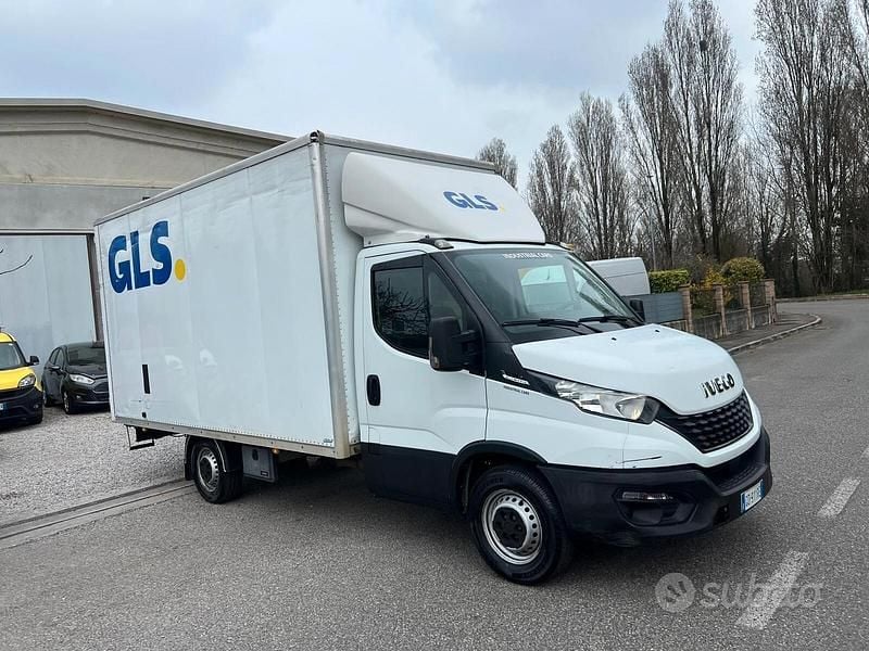 Usata Iveco 35.12 116 CV (85 kW) 2021 Bianco Furgone