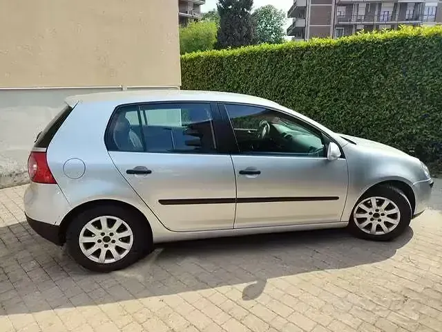 Usata VW Golf IV 105 CV (77 kW) 2004 Grigio Berlina