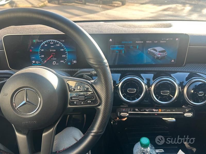 Usata Mercedes A180 Business 136 CV (100 kW) 2019 Grigio Berlina