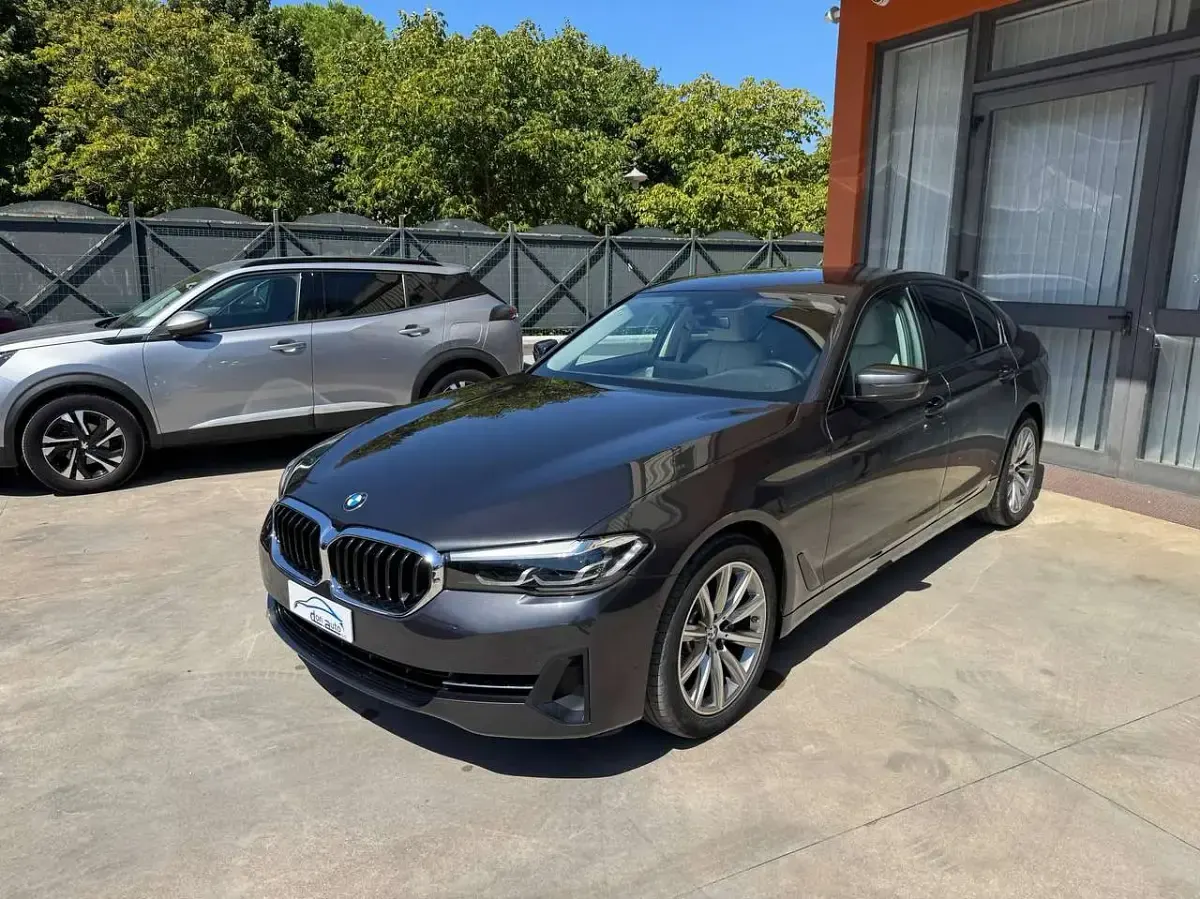 Usata BMW 518 Luxury Line 150 CV (110 kW) 2021 Grigio Berlina