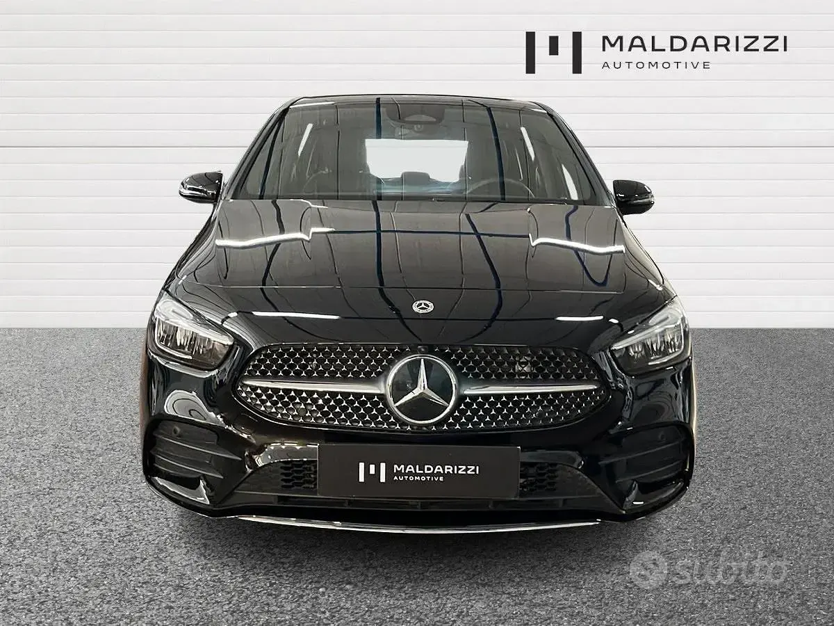 Usata Mercedes B180 Advanced Plus 116 CV (85 kW) 2025 Nero Utilitaria