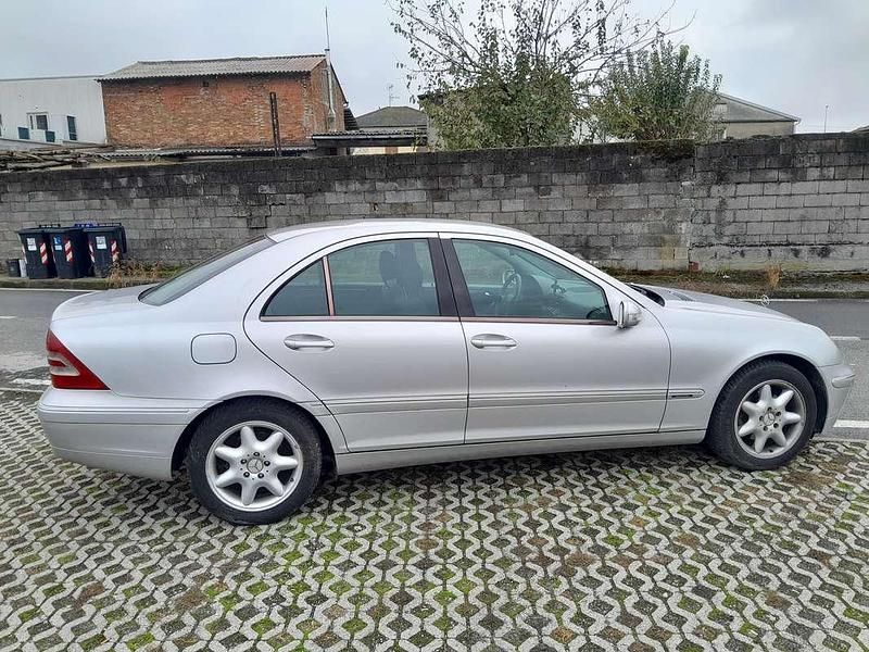 Argento Usata 2003 Mercedes C220 Elegance Tre volumi | 1700 € (Ottimo prezzo) - Immagine 1/4
