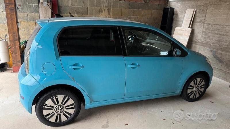 Usata VW e-up! 61 kW (83 CV) 2020 Blu/azzurro Utilitaria