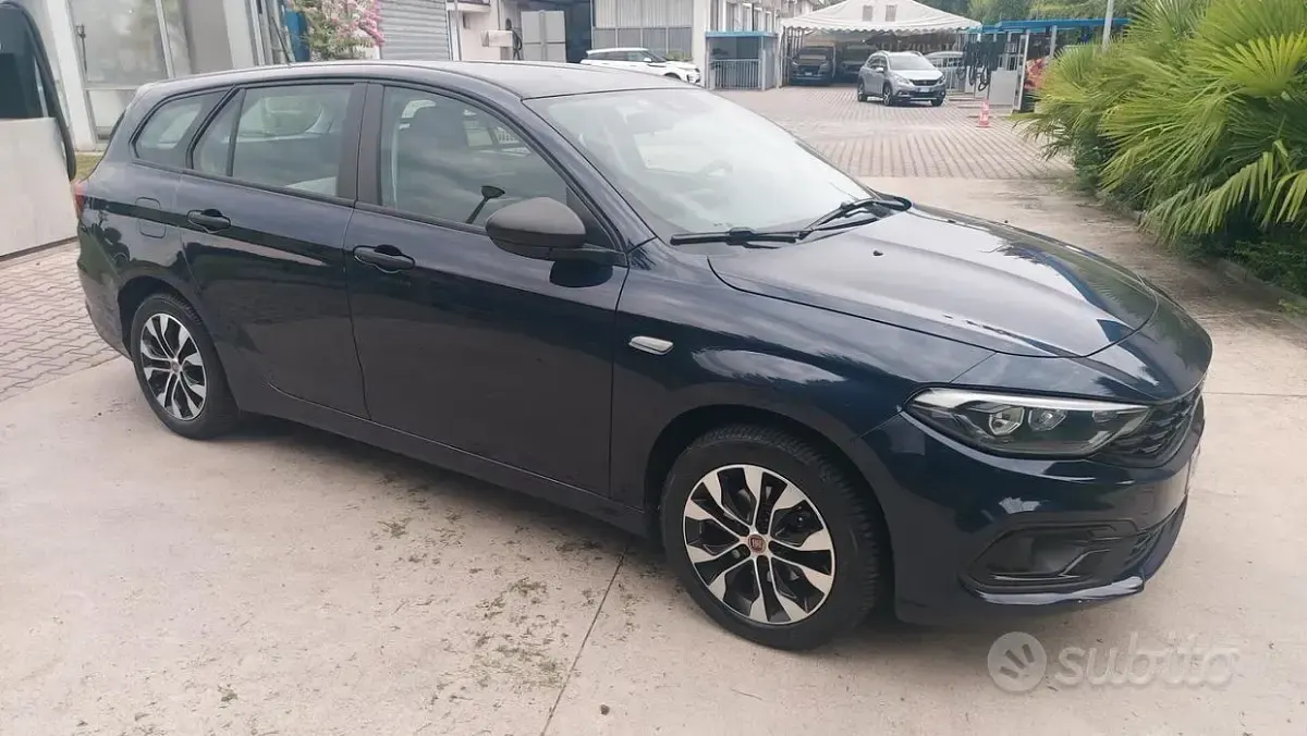 Usata Fiat Tipo Business 120 CV (88 kW) 2021 Bluazzurro Station wagon
