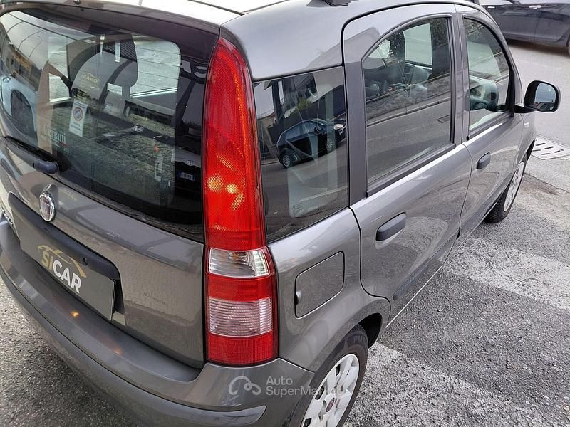 Usata Fiat Panda 69 CV (50 kW) 2011 Gray Utilitaria