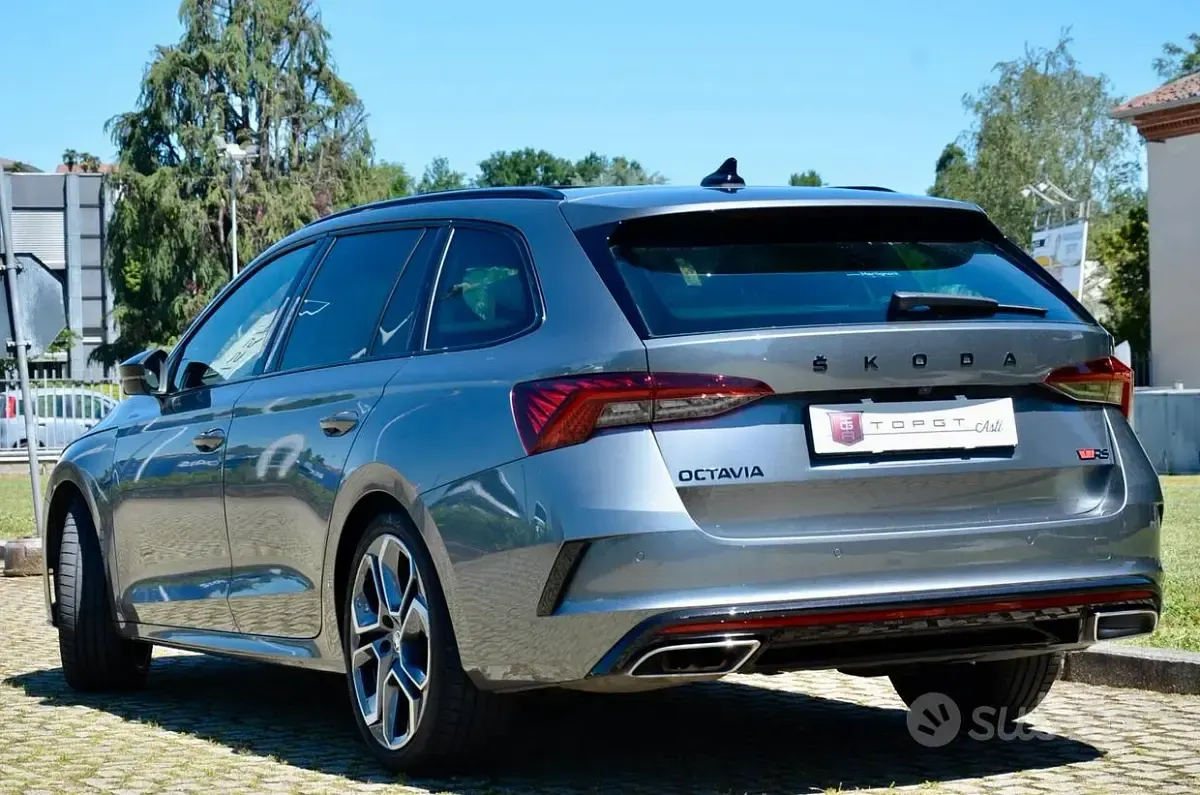 Usata Skoda Octavia RS 200 CV (147 kW) 2024 Grigio Station wagon