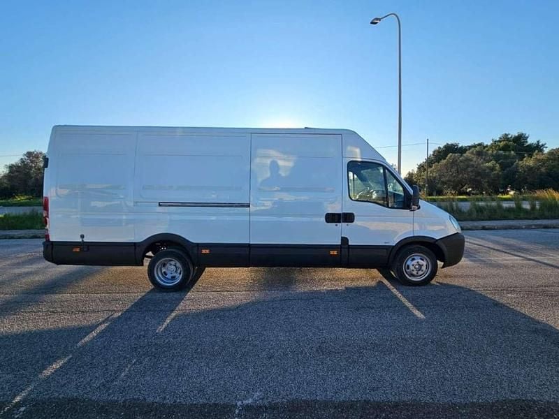 Usata Iveco Daily 116 CV (85 kW) 2007 Bianco Furgone