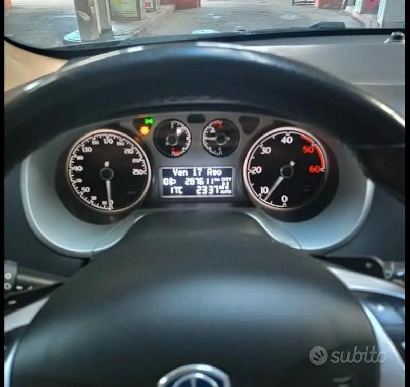 Usata Lancia Delta 80 CV (58 kW) 2013 Nero Utilitaria