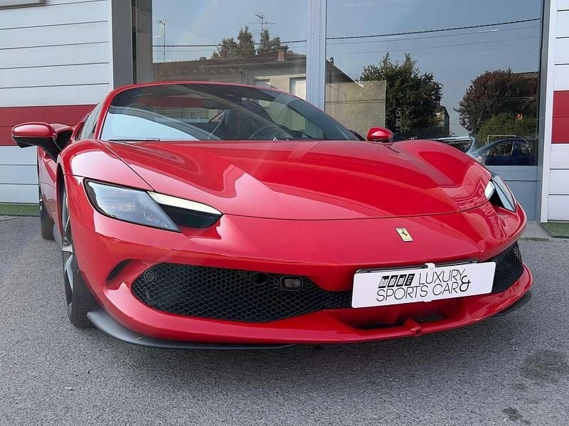 Usata Ferrari 296 663 CV (487 kW) 2023 Rosso corsa Cabrio