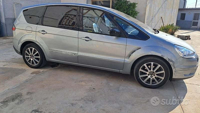 Usata Ford S-MAX S 140 CV (102 kW) 2010 Grigio Monovolume
