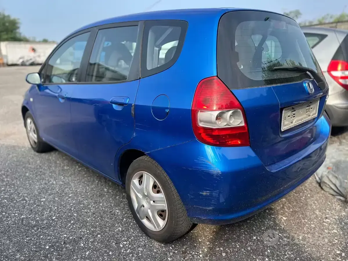 Usata Honda Jazz LS 78 CV (57 kW) 2004 Blu Utilitaria