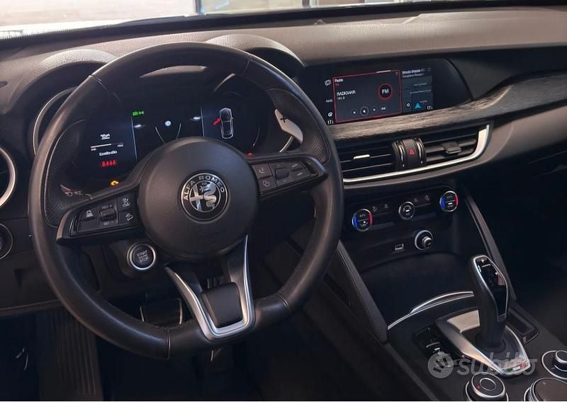 Usata Alfa Romeo Stelvio Sprint 210 CV (154 kW) 2023 Nero SUV