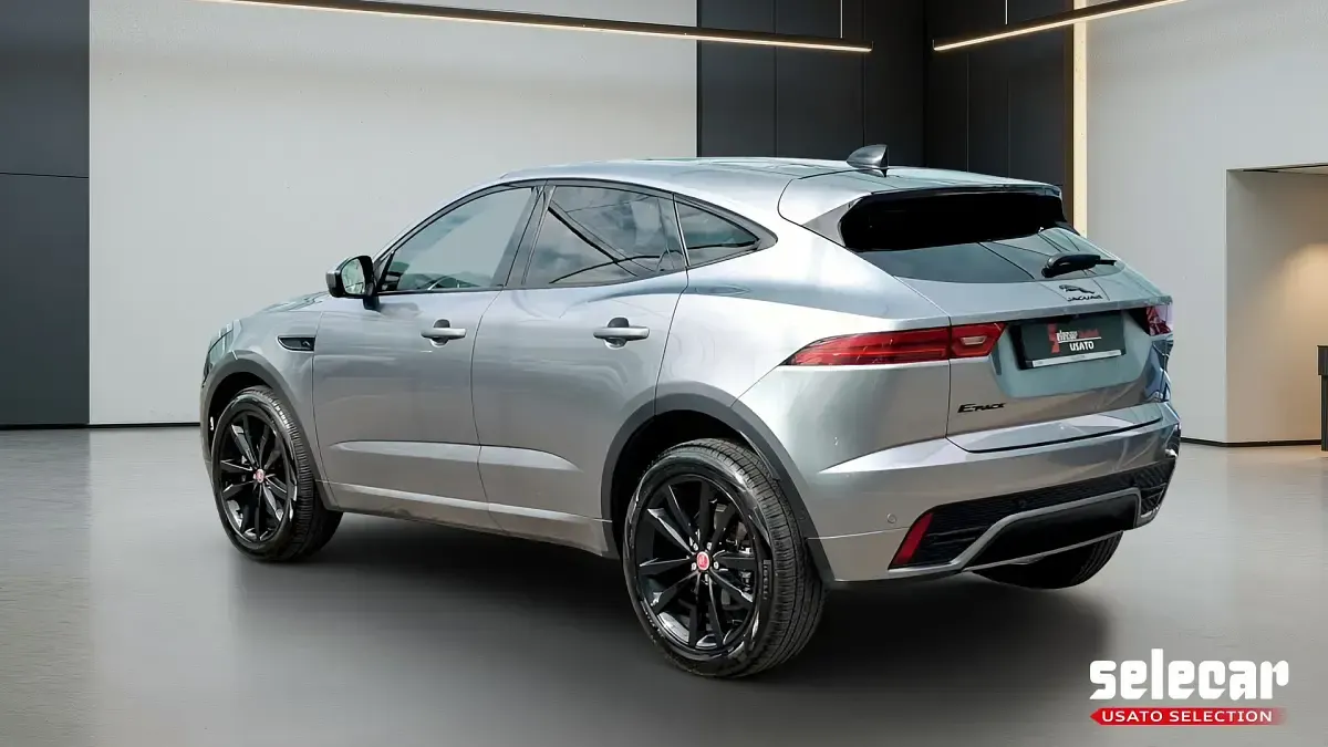 Usata Jaguar E-Pace R-Dynamic 163 CV (119 kW) 2022 Grigio SUV