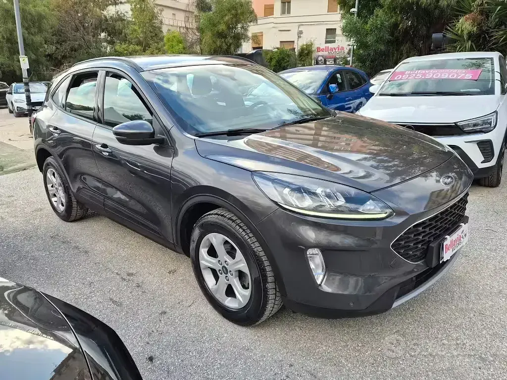 Usata Ford Kuga 120 CV (88 kW) 2022 Grigio SUV