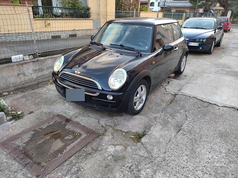 Usata Mini ONE 90 CV (66 kW) 2003 Nero Utilitaria