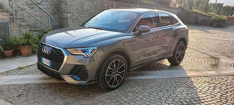 Grigio Usata 2020 Audi Q3 Sportback Business Plus SUV | 32.000 € (Super prezzo) - Immagine 1/4