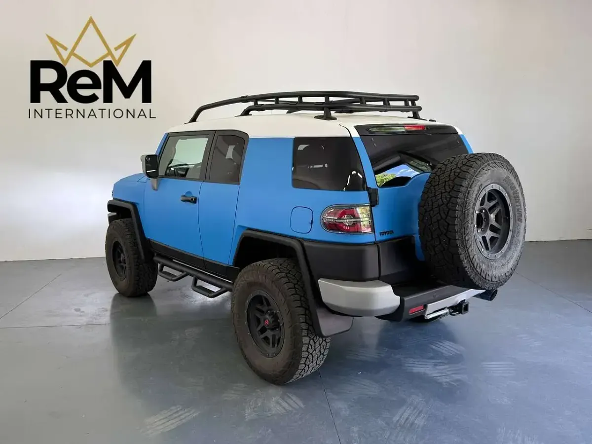 Usata Toyota FJ 239 CV (175 kW) 2006 Blu/azzurro Berlina