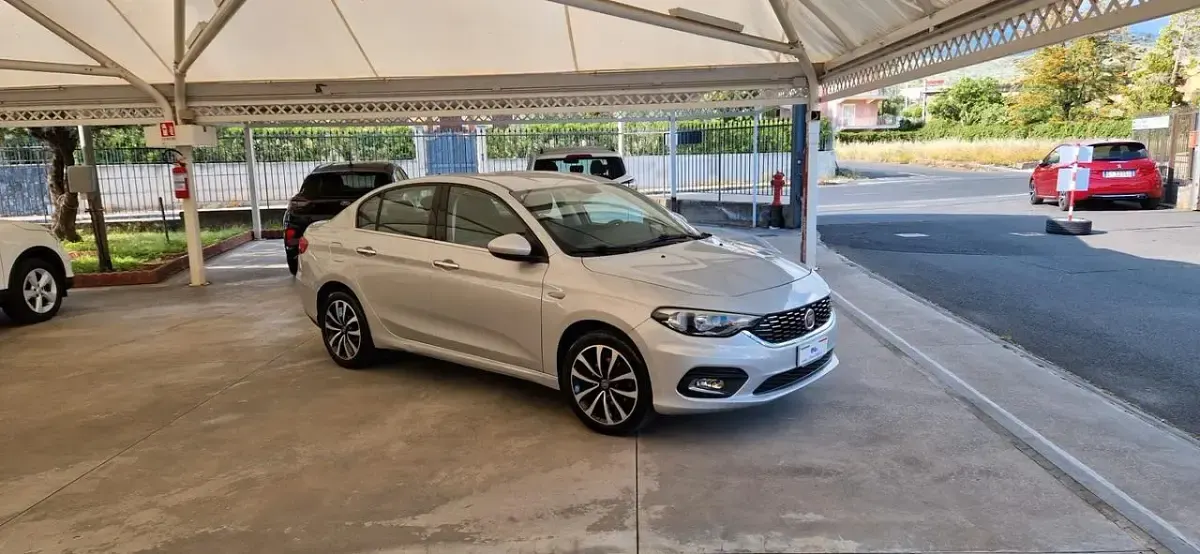 Usata Fiat Tipo Opening Edition 120 CV (88 kW) 2016 Argento Berlina