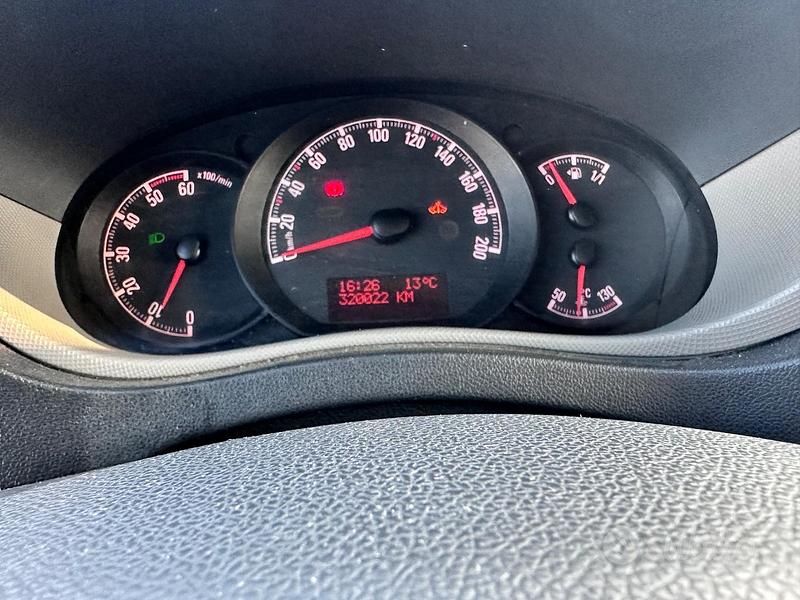 Usata Opel Movano 125 CV (91 kW) 2015 Bianco Monovolume