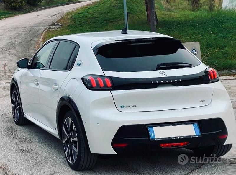 Usata Peugeot 208 GT 100 kW (136 CV) 2020 Bianco Utilitaria