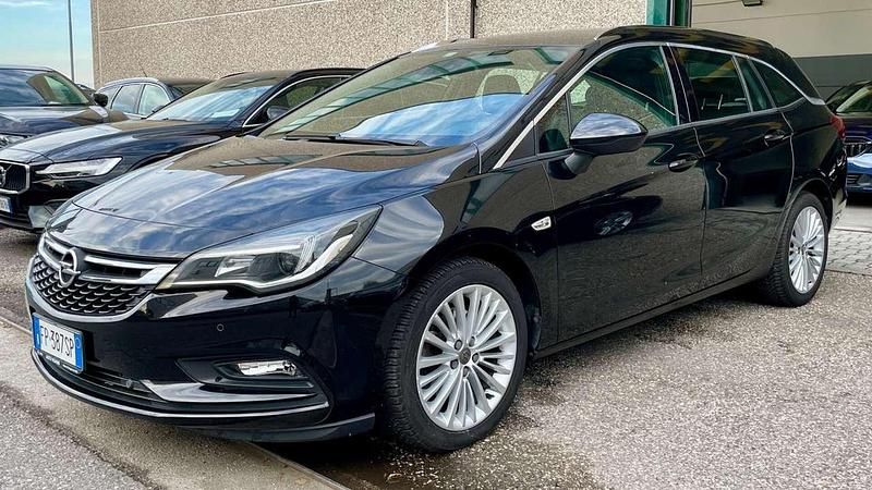 Usata Opel Astra Innovation 136 CV (100 kW) 2018 Nero Station wagon